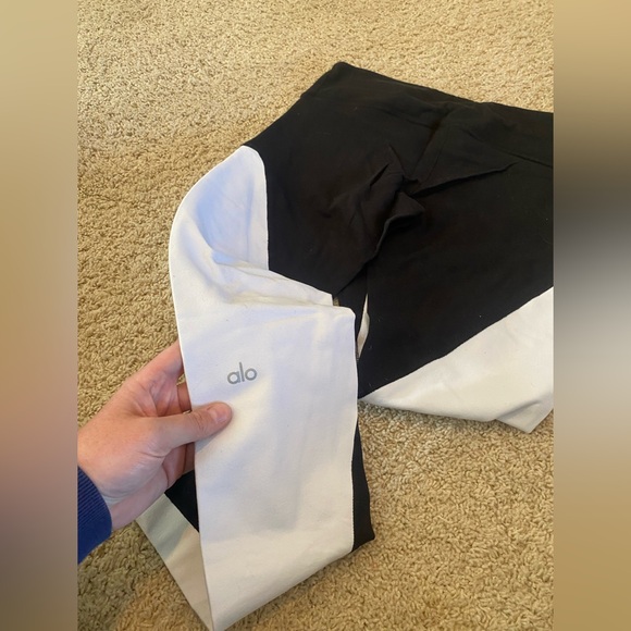 Alo Color Block Leggings - Picture 3 of 7